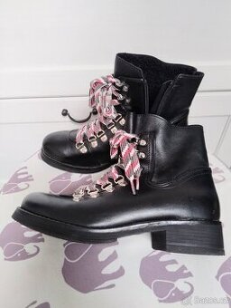 Dámské nové boty About you vel 37, stélka 23,5cm