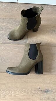 Dámské kožené khaki kozačky