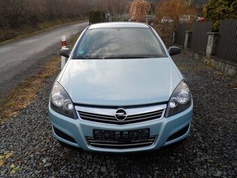 Opel Astra 1.4 i 66 KW 1.Majitel,Klima, Zachovalé.R.V.2009