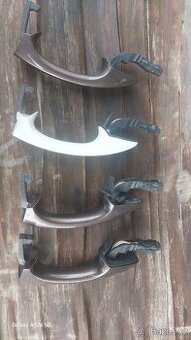 Levá klika dveří elektricka Oct.3