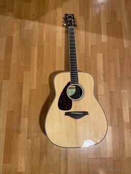 Akustická levoruká kytara Yamaha FG820L