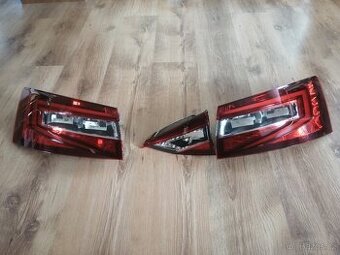 Škoda Superb III liftback zadní světla