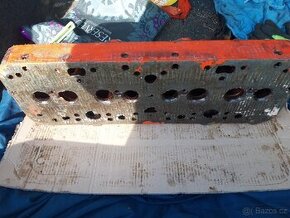 Hlava traktorbagr Bělorus