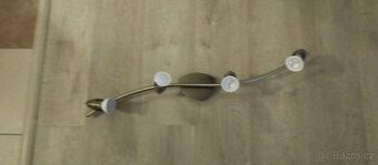 2 stropní svítidla