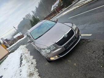 Prodám Škoda Superb kombi,4x4, rok 2011 pěkný stav.