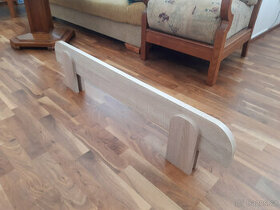 Zábrana k dětské posteli