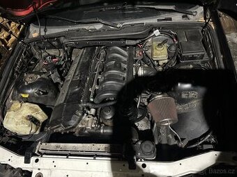 Motor bmw e36 m52b25