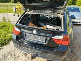 BMW e91 - páté dveře