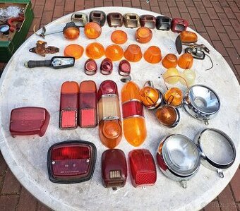 Přední a zadní světla jawa čz  a auto veterány