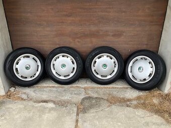 Pneumatiky 195/65R15 + plechová kola + poklice