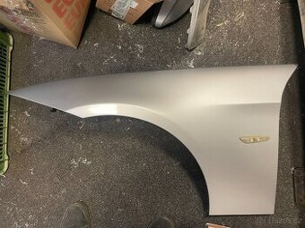 Bmw e90 e91 originální levý blatník