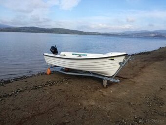 Rybářský motorový člun A 400