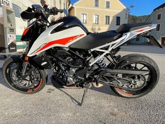 Ktm duke 390