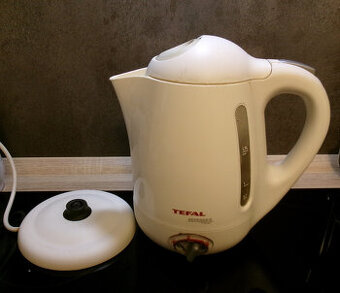 Rychlovarná konvice Tefal s regulací teploty