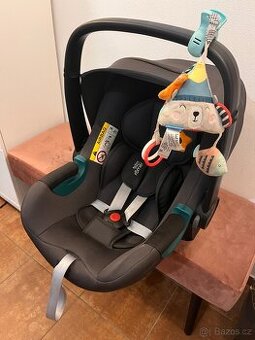 Vajíčko se základnou + autosedačka Britax Dual fix