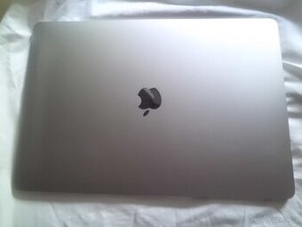 Modernější Apple MacBook Pro - A1707 - EMC 3072