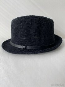 klobouk černý RESERVED - 1