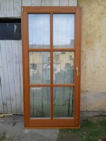 2 kusy - Dřevěné balkonové dveře 106 x 222 cm