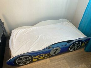 Dětská postel auto