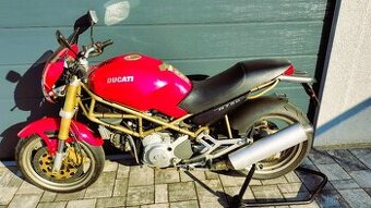 Ducati Monster 750