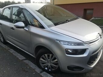 Citroen C4 Picasso 1.6 HDi, 85 kW, ještě bez močoviny.