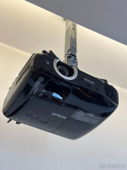Projektor EPSON EH-TW5200 +stropní držák + 3D brýle