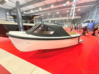 Nová motorová loď Corsiva 565 New Age
