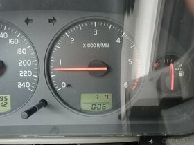 Tachometr Volvo V40 2000-2004