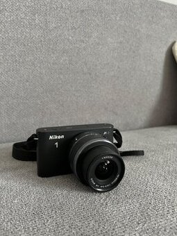 Nikon 1 J1 – Kompaktní bezzrcadlovka s výměnnými objektivy,