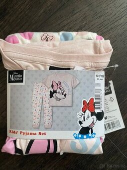 Nové pyžamo Minie 122/128