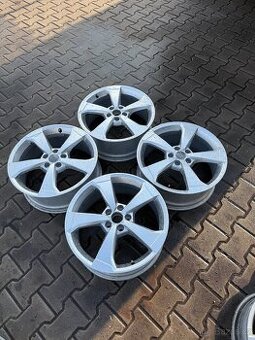 Alu Audi 5x112r19 8J ET 49