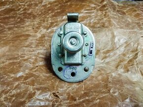 Gaz 69, Uaz, Volha, Zil, Kraz, Ural - odpojovač akumulátoru