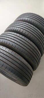 Nové 215/60/17 Goodyear Efficient Grip2 SUV, DOT4623.
