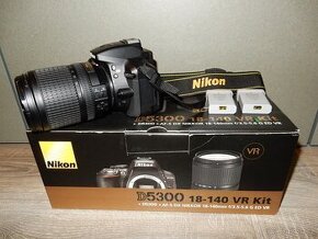 NIKON D 5300