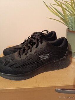Dámské tenisky zn. Skechers