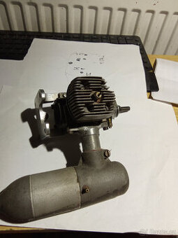 Spalovaci modelarsky motor SUPER TIGRE žhavik