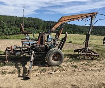 NAKLADAČ ZA TRAKTOR UNHZ 750