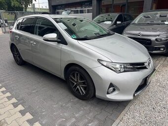 Toyota Auris 1,6 VVTi, 74tis.km, serviska, 2x kola