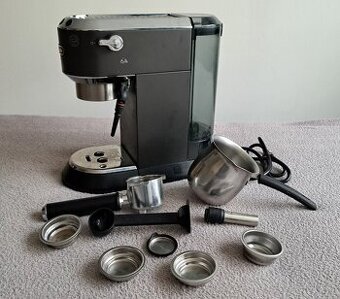 Pákový kávovar DeLonghi EC 685 (černý)