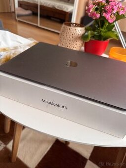 Apple macbook 2019 13’