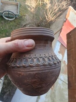 Kameninová bádoba, vázička