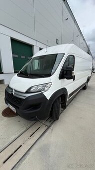 Půjčte si prostornou dodávku Citroen Jumper L4H2