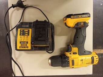 Akumulátorový šroubovák a vrtačka s nabíječkou DeWalt DCD710
