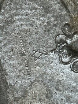 Tácek na uhlíky ke starožitným kamnům