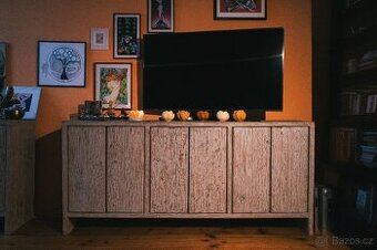 Komoda z borovicového masivu