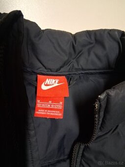 Zimní černá bunda NIKE