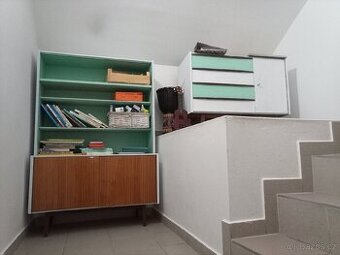 Knihovna a komoda retro