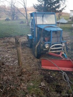 Malotraktor 4x4  + sněhová radlice