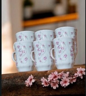 Sada sběratelských hrnečků, Royal Dux, čajový set