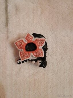 Figurka kinder Joy demogorgon